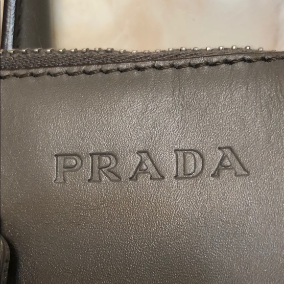 Pre-loved Prada mini handbag-turchese 10x5x3 - Picture 2 of 5